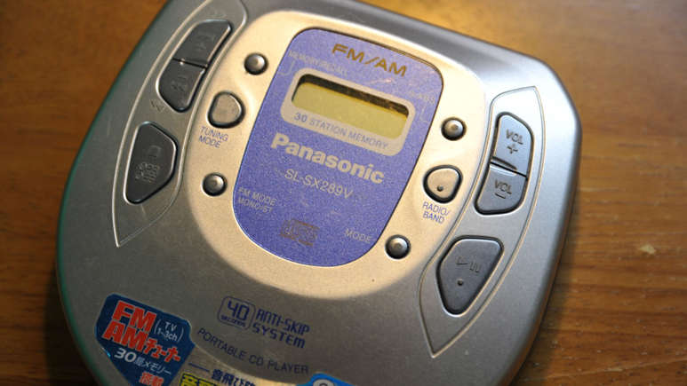 10 Pieces Of Old Technology We’re Glad Don’t Exist Anymore & 10 We Actually Miss